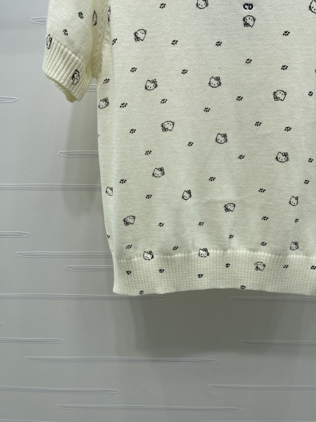 Women's short sleeves